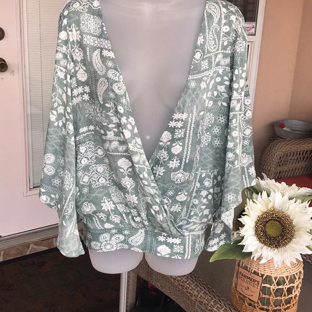 Daytrip Green Wrap Blouse with nell sleeves and open back - Picture 9 of 9